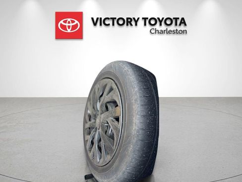 Used 2018 Toyota Corolla LE FWD image 5