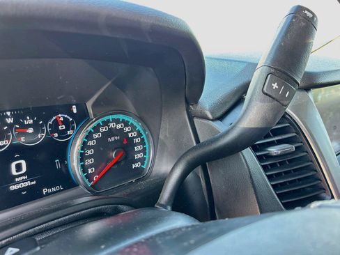 Used 2019 Chevrolet Suburban Premier w/ Premier Plus Edition AWD/4WD image 17