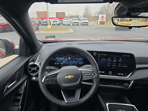 New 2026 Chevrolet Equinox LT w/ Convenience Package II AWD/4WD image 15
