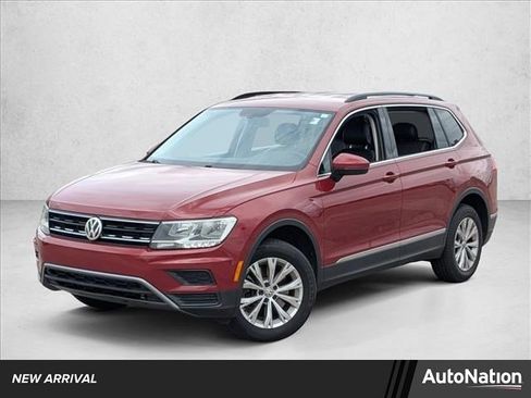 Used 2018 Volkswagen Tiguan SE image 1
