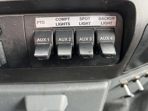 Used 2016 Ford F550 4x4 Regular Cab Super Duty image 23