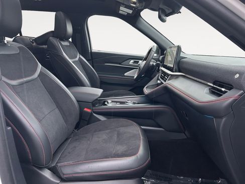 Used 2025 Ford Explorer ST w/ Sun And Sound Package image 10