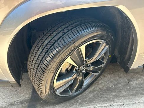 Certified 2023 Lexus UX 250h FWD w/ Accessory Package (Z1) image 30
