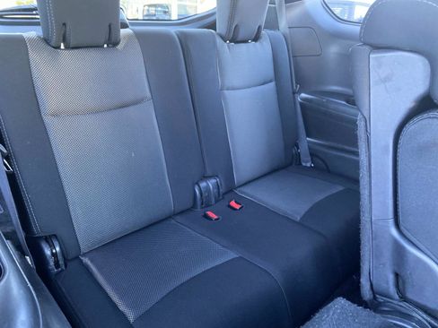 Used 2018 Nissan Pathfinder SV image 22