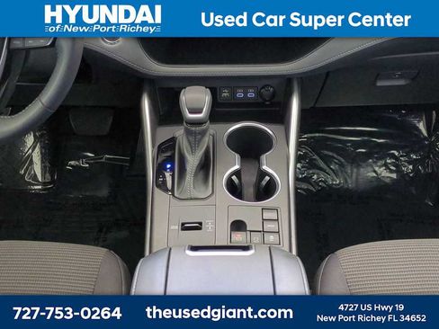Used 2023 Toyota Highlander LE FWD image 22