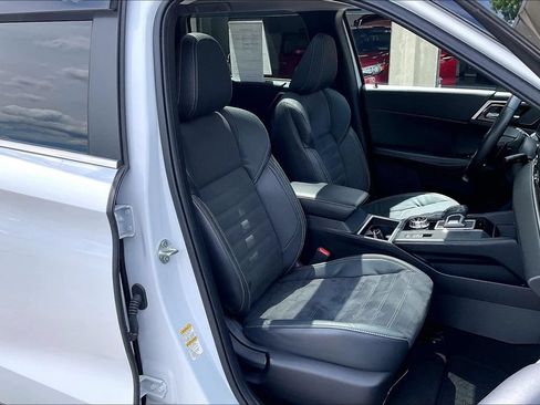 Used 2022 Mitsubishi Outlander SE AWD/4WD image 7