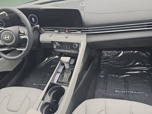 New 2026 Hyundai Elantra Limited FWD image 11