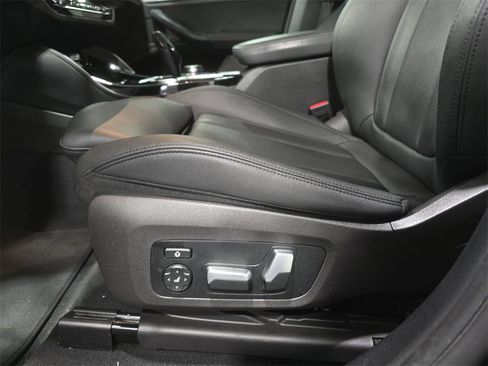 Used 2019 BMW X4 M40i w/ Driving Assistance Package image 27