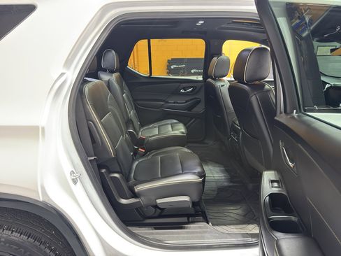 Used 2024 Chevrolet Traverse Premier image 20