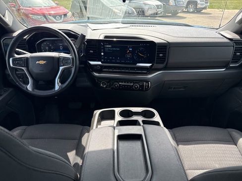 Used 2022 Chevrolet Silverado 1500 LT AWD/4WD image 12