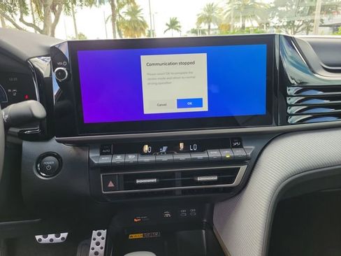 Used 2026 Toyota Camry SE w/ Convenience Package image 11