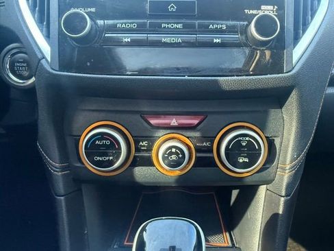 Used 2022 Subaru Crosstrek 2.0i Premium w/ Moonroof Package image 25