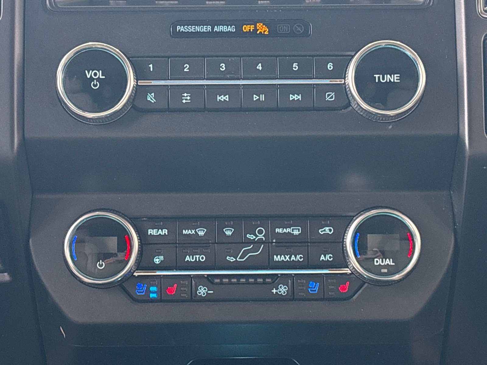 Used 2019 Ford Expedition Max Limited w/ Driver Assistance Package RWD image 31