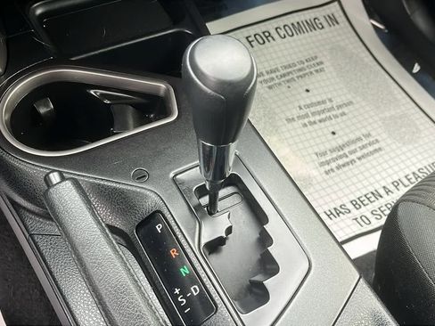 Used 2018 Toyota RAV4 LE image 19