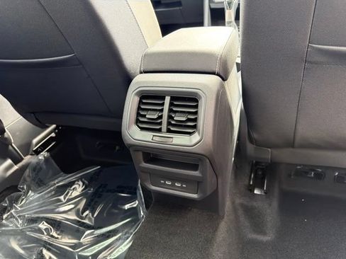 New 2026 Volkswagen Taos SE AWD/4WD image 25