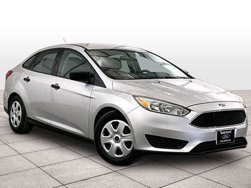 Used 2016 Ford Focus S FWD image 2