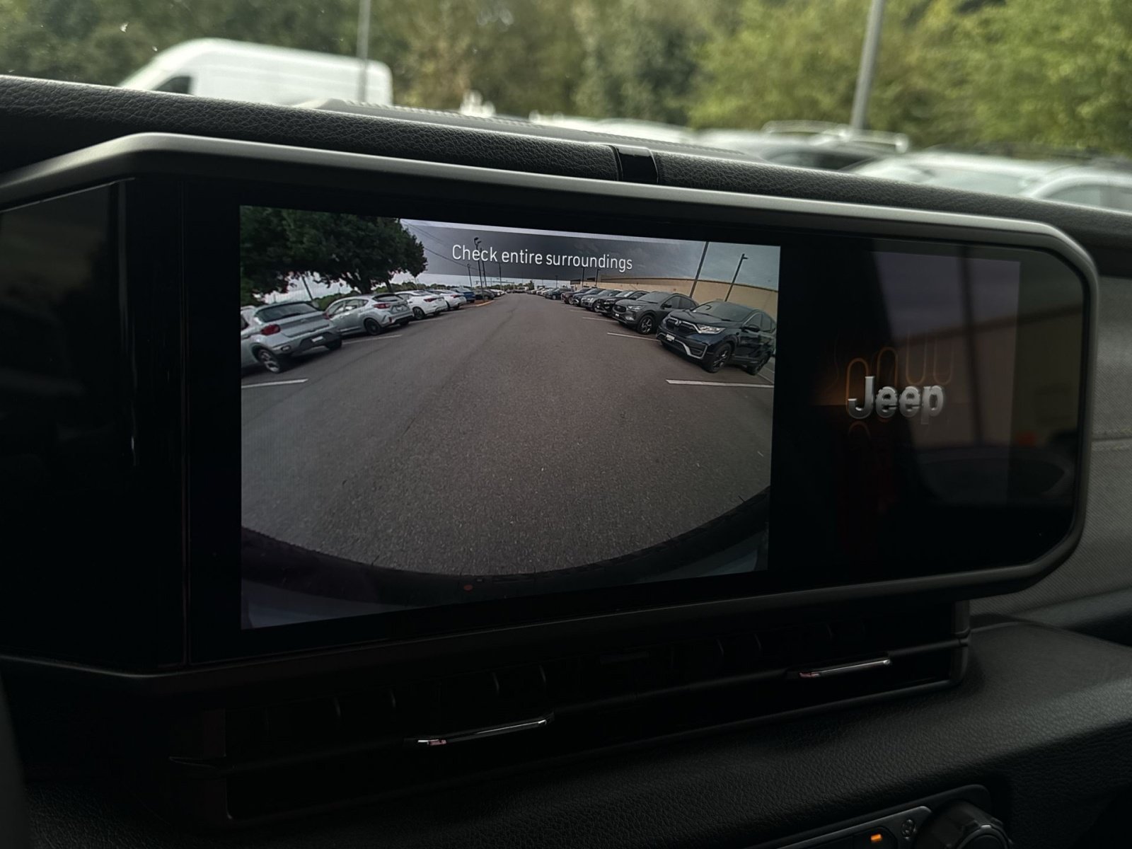 Used 2025 Jeep Wrangler Unlimited Sport AWD/4WD image 19