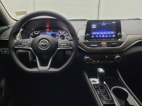 Used 2024 Nissan Altima 2.5 SV FWD image 22