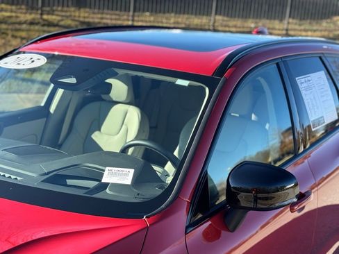 Used 2025 Volvo XC60 B5 Ultra w/ Protection Package Premier image 10