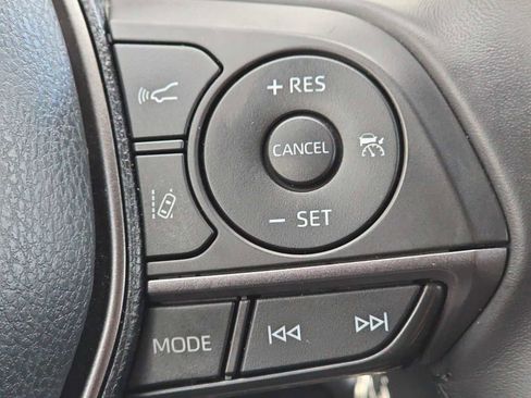 Used 2022 Toyota Camry SE image 29