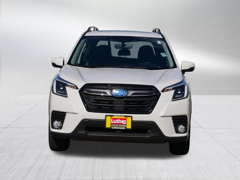 Used 2023 Subaru Forester Limited AWD/4WD image 2