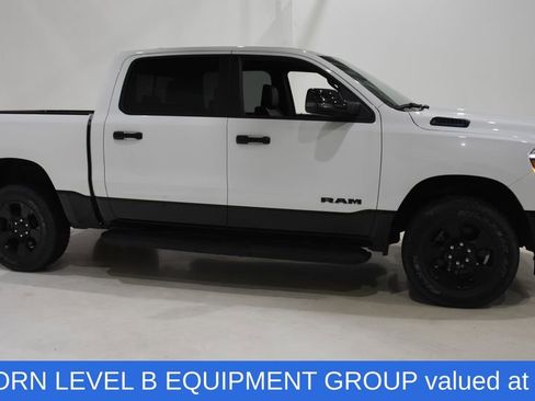 Used 2023 RAM 1500 Big Horn AWD/4WD image 3