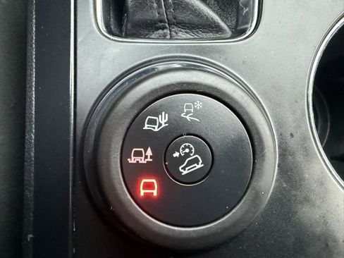 Used 2018 Ford Explorer XLT w/ Equipment Group 202A image 26