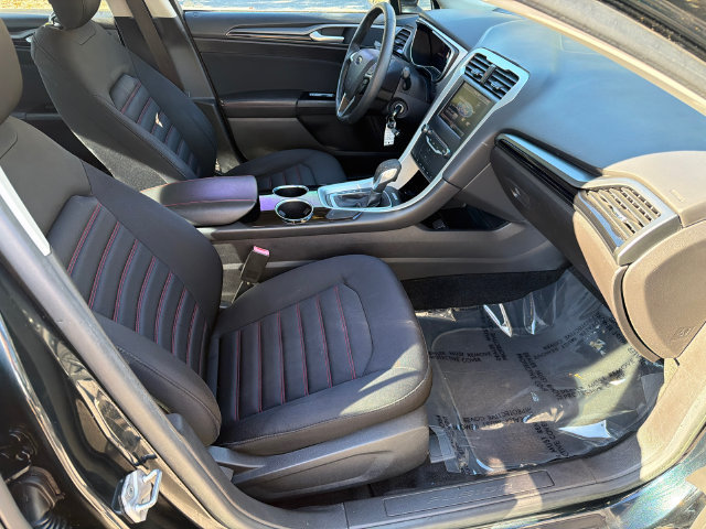 Used 2014 Ford Fusion SE FWD image 13