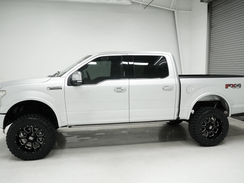 Used 2015 Ford F150 Platinum w/ Equipment Group 701A Luxury AWD/4WD image 6