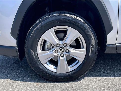 Used 2025 Toyota RAV4 XLE AWD/4WD image 7