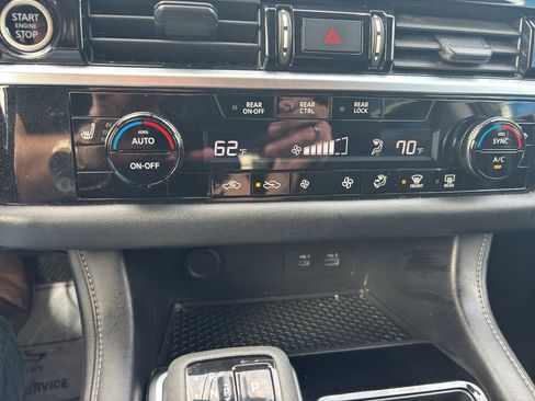 Used 2024 Nissan Pathfinder SV FWD image 23