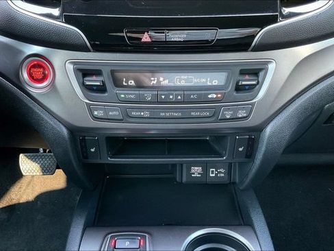 Used 2022 Honda Pilot Sport image 17