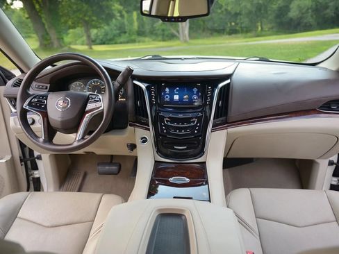 Used 2015 Cadillac Escalade Premium AWD/4WD image 82