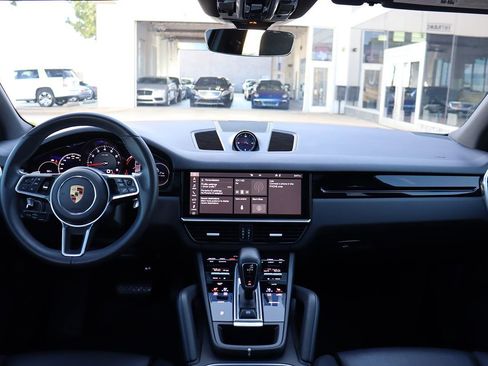 Used 2021 Porsche Cayenne image 12