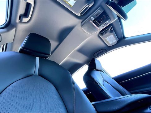 Used 2023 Toyota Camry XSE image 12