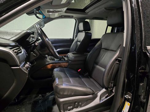 Used 2018 Chevrolet Suburban Premier image 6