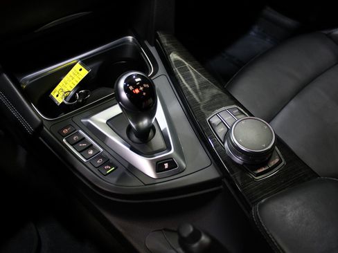Used 2018 BMW M4 Coupe RWD image 34
