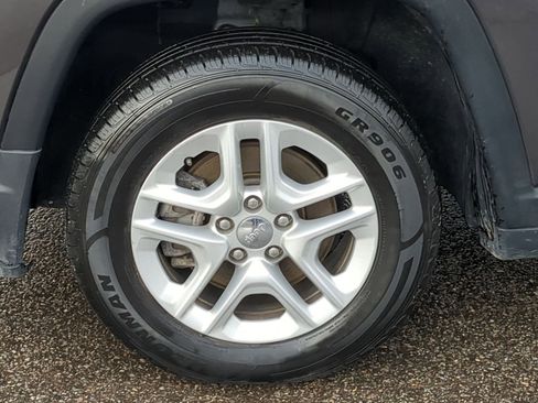 Used 2018 Jeep Compass Sport w/ Tech Group image 18