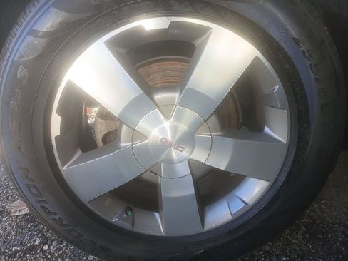 Used 2012 GMC Acadia SLT image 37