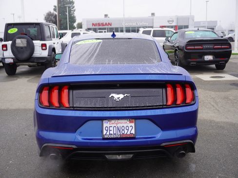 Used 2022 Ford Mustang Premium image 9