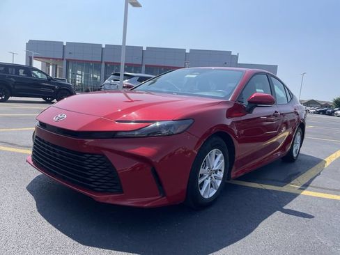 Used 2025 Toyota Camry LE FWD image 12