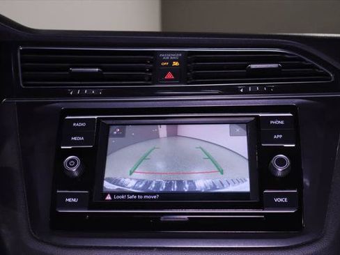 Used 2021 Volkswagen Tiguan S FWD image 20