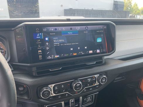 Used 2025 Jeep Gladiator Willys image 16