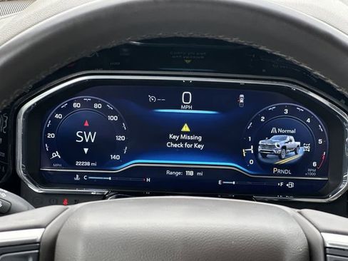 Used 2025 Chevrolet Silverado 2500 LT w/ Convenience Package image 26