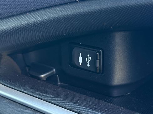 Used 2016 Toyota Prius C Two image 38