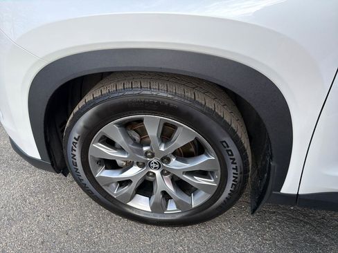 Used 2024 Toyota Grand Highlander AWD image 15