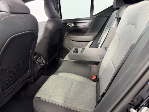 Used 2025 Volvo XC40 B5 Core image 26
