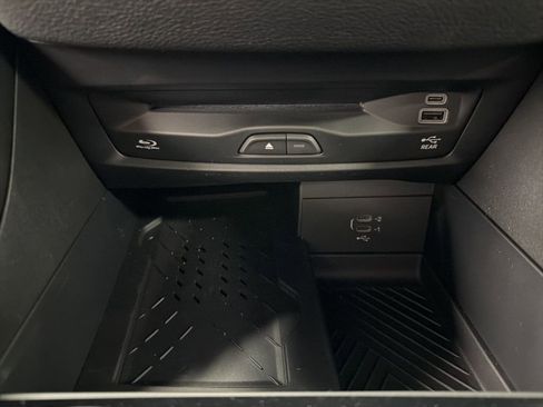 New 2026 Chrysler Pacifica Limited image 22