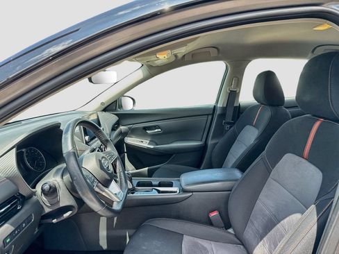 Used 2023 Nissan Sentra SR w/ Electronics Package FWD image 10