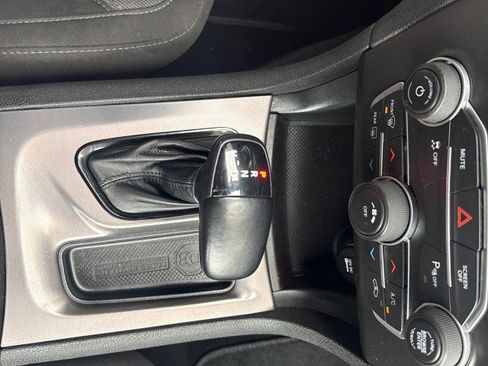 Used 2022 Dodge Charger SXT w/ Blacktop Package image 19